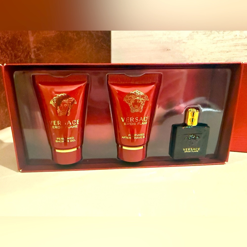 NIB Versace Eros Flame Travel Gift Set